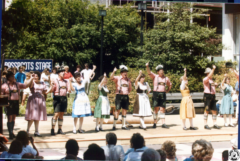 1980 04 20 12 Fayetteville St Mall.jpg